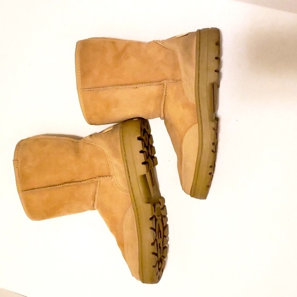 UGGs - Picture 9 of 14